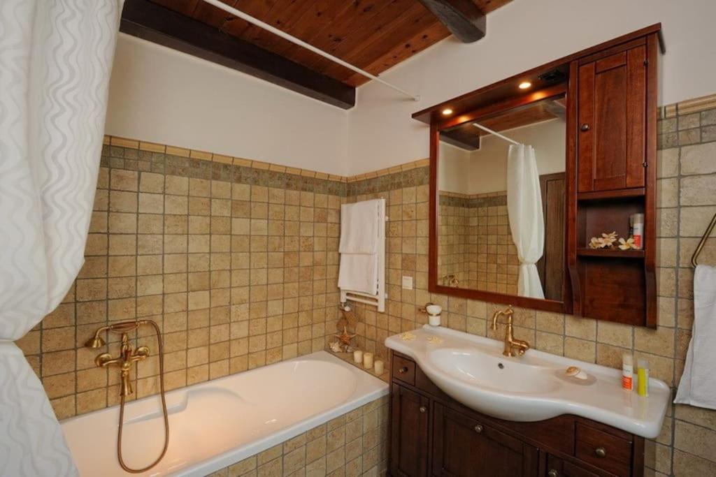 Stone House With Sea View Villa Achlia Dış mekan fotoğraf